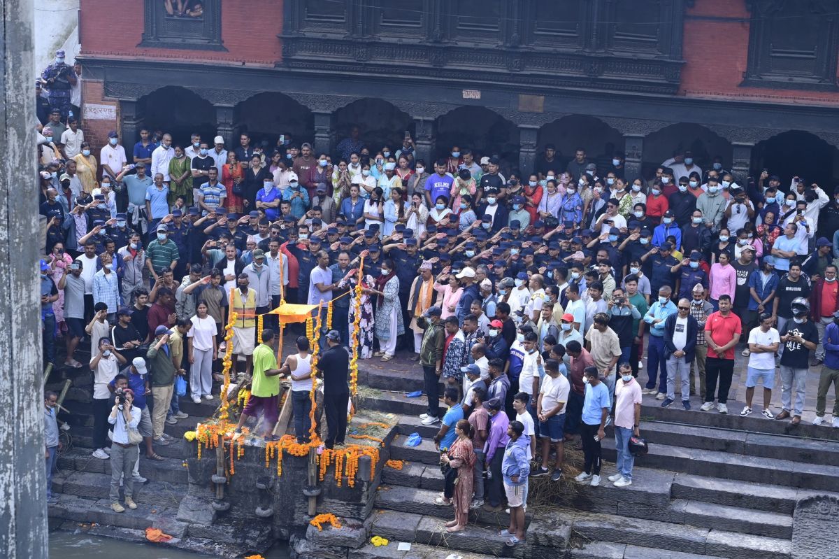 जेनजी आन्दोलनका मृतकको अन्त्येष्टि गरिंदै, शोकमग्न आफन्त