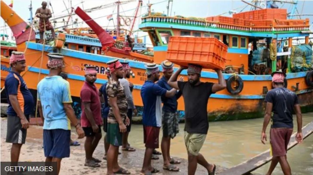 भारतद्वारा बंगलादेशबाट तयारी पोसाकमा बन्दरगाह प्रतिबन्ध