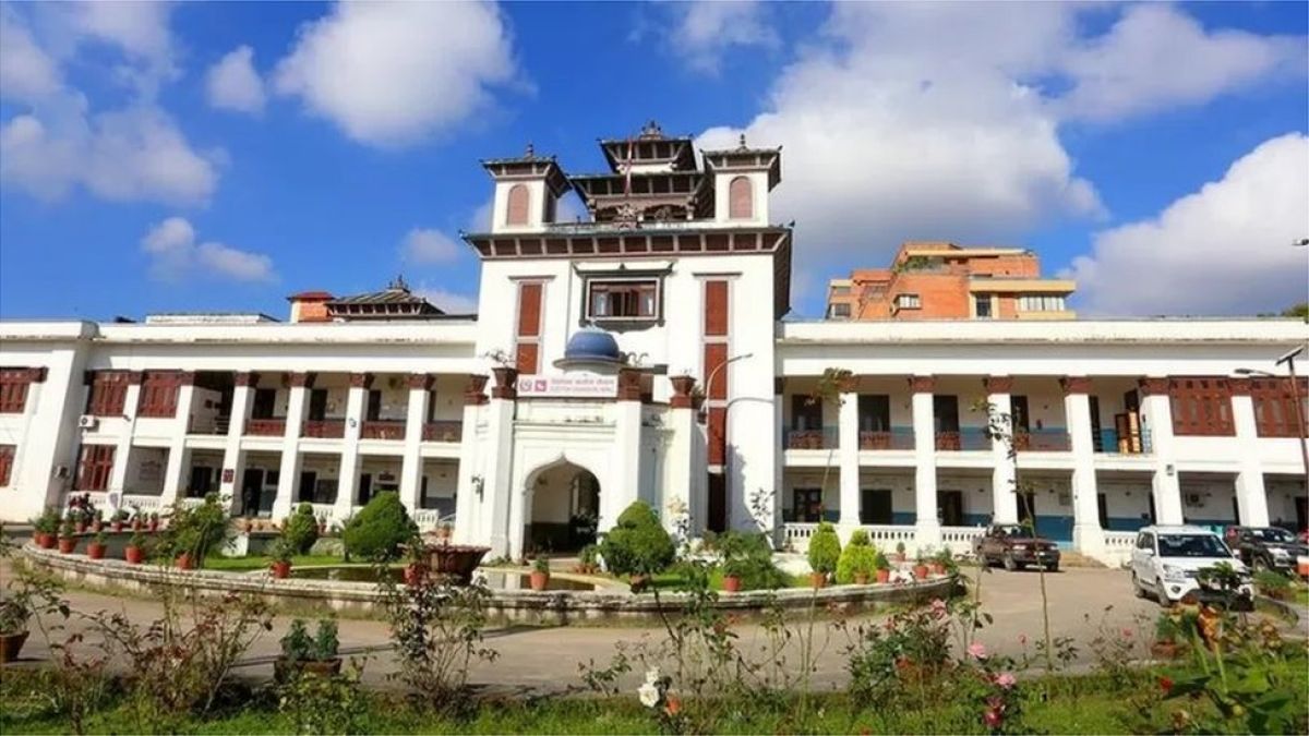 विदेश बस्ने नेपालीलाई मताधिकार सम्बन्धी गृहको मस्यौदा निर्वाचन आयोगमा