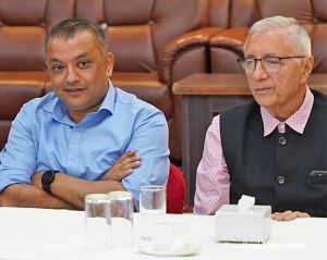   कांग्रेस केन्द्रीय समिति बैठकअघि विशेष महाधिवेशनका लागि हस्ताक्षर बुझाउने ...