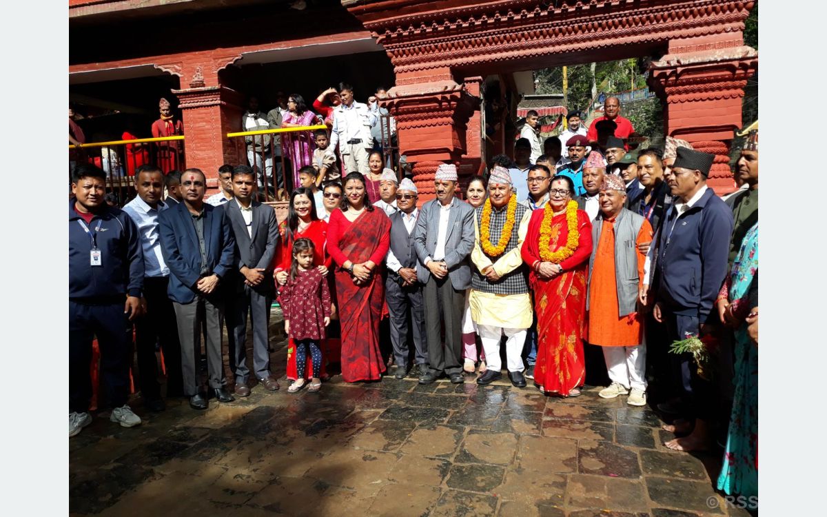 राष्ट्रपतिद्वारा दक्षिणकाली मन्दिरमा पूजाअर्चना