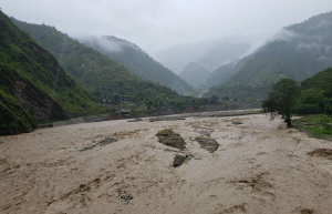   बाढीपहिरोबाट क्षति पुगेका सडक पुनर्निर्माणमा १२ अर्ब लाग्ने अनुमान ...