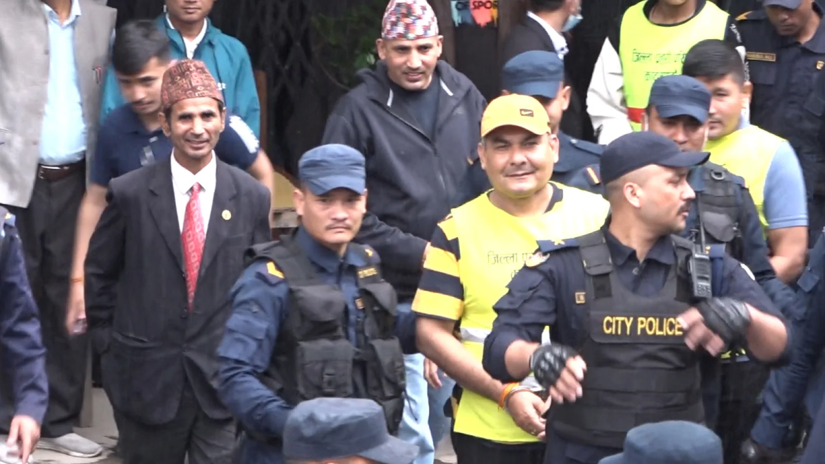 दुर्गा प्रसाईं समूहका २७ बुँदे माग : संविधान खारेजदेखि ऋण मिनाहासम्म