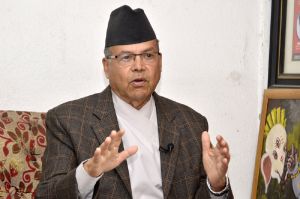 माधव नेपाललाई भ्रष्टाचार मुद्दाबाट कसरी जोगाउने भन्नेमा छु, तर गलत बुझियो : झलनाथ खनाल