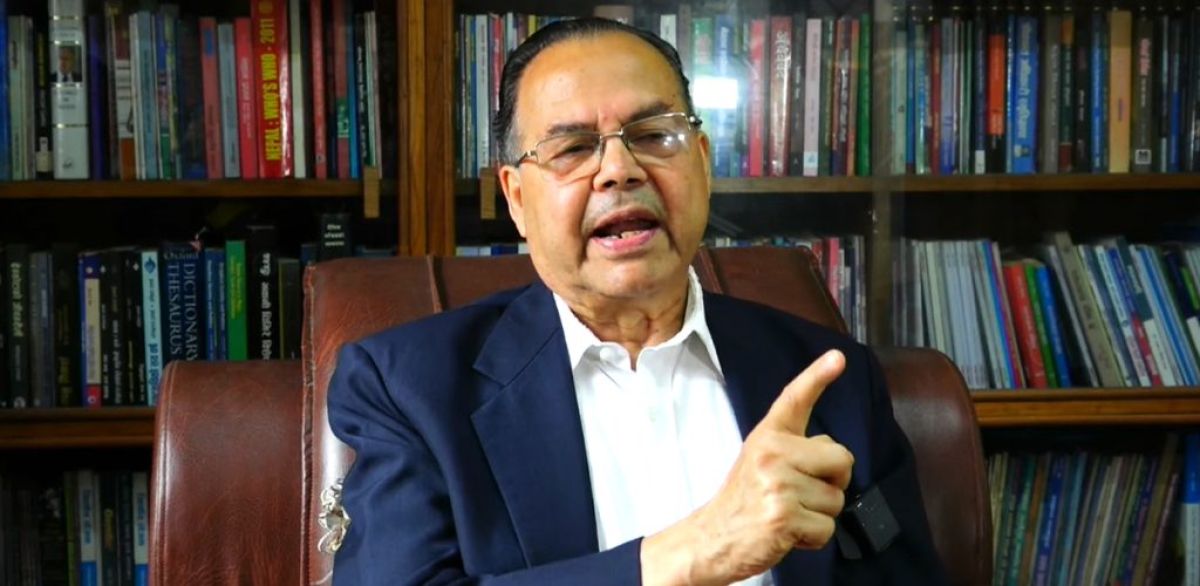 पार्टी एकताको विपक्षमा उभिए झलनाथ, माधव नेपालसमेत दक्षिणपन्थीको पछि लागेको आरोप